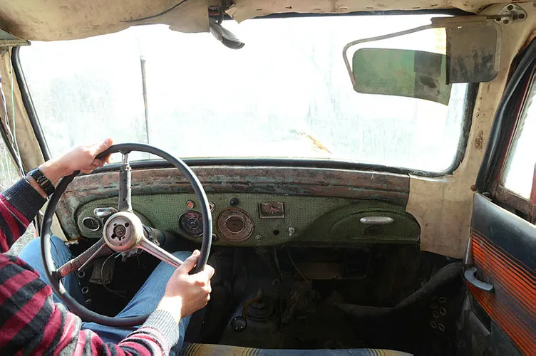 69 yıllık efsane otomobil yok pahasına satılıyor!