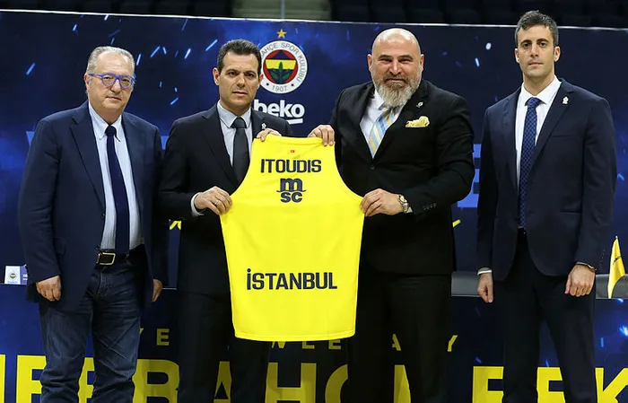 son-dakika-fenerbahce-transfer-haberleri-dimitris-itoudis-acikladi-jan-vesely-nando-de-colo-wilbekin-1655811792246.jpg