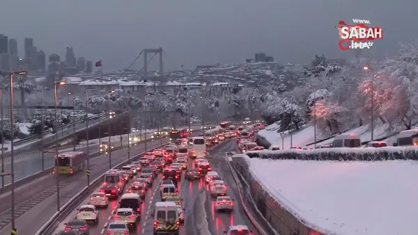 Kar yağışı ve 56 saatlik kısıtlama sonrası 15 Temmuz Şehitler Köprüsü'nde trafik yoğunluğu | Video