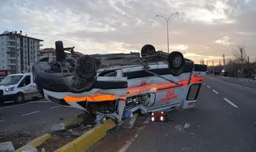 Aksaray’da korkunç kaza! Ambulansla otomobil çarpıştı: 4 yaralı!