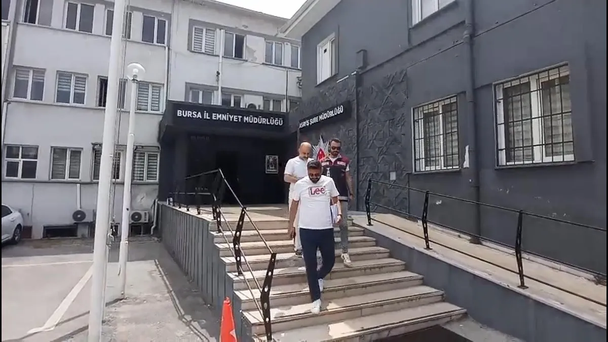 Patron çalışanını tuzağa düşürdü: 817 bin TL dolandırıcılık! Patron çalışanını tuzağa düşürdü: 817 bin TL dolandırıcılık!