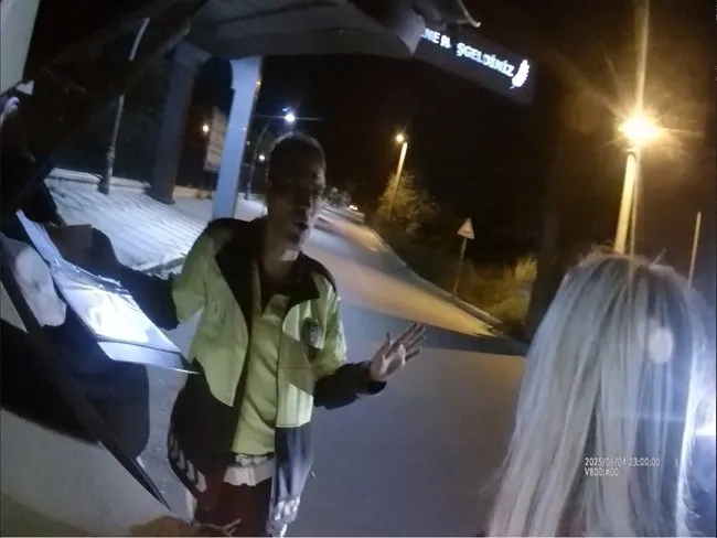 Kadın sürücü trafiği birbirine kattı! O detay şaşkınlık yarattı: Meğer ehliyetine 2043’e kadar el konulmuş!