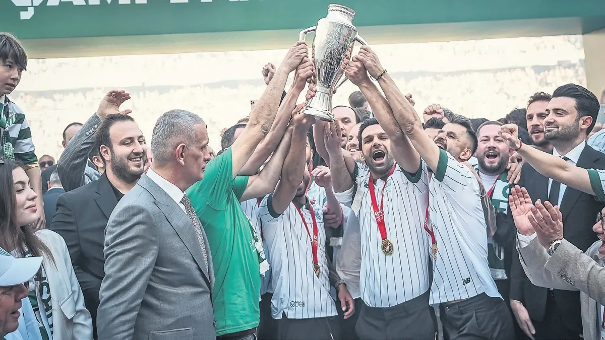 Bursaspor tacını taktı