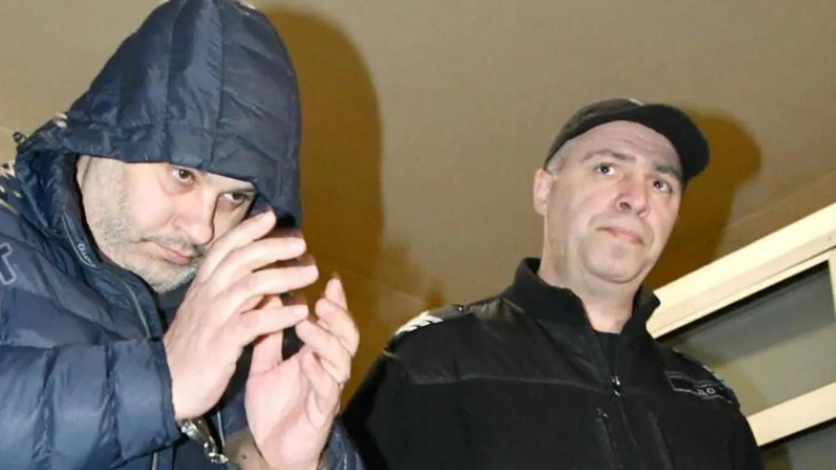 Karnına bantladığı 5.5 kilo uyuşturucuyla 550 kilometre yol gitti! Karnına bantladığı 5.5 kilo uyuşturucuyla 550 kilometre yol gitti!