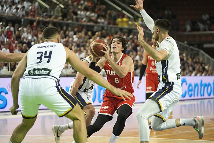a-milli-erkek-basketbol-takimi-dunya-kupasi-elemelerinde-5te-5-yapti-1783023626177.jpeg