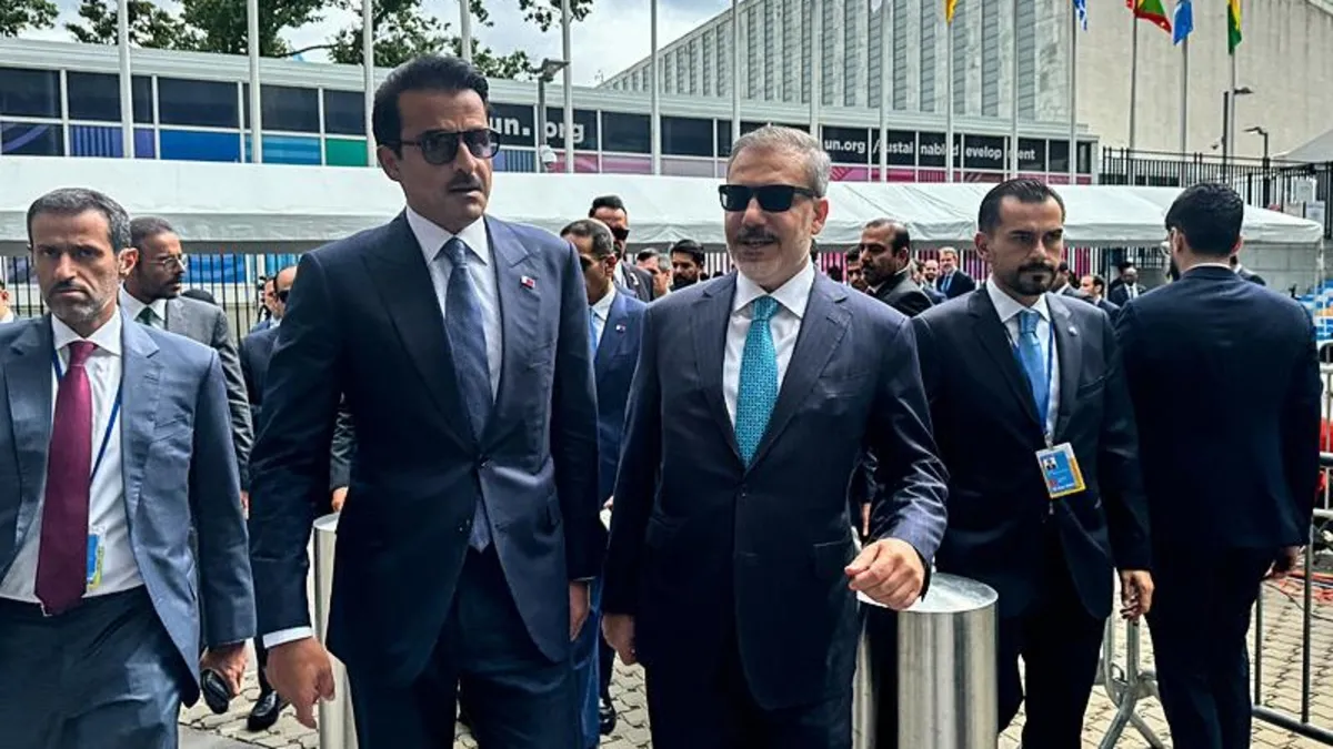 Dışişleri Bakanı Fidan, Katar Emiri Al Sani ile görüştü Dışişleri Bakanı Fidan, Katar Emiri Al Sani ile görüştü