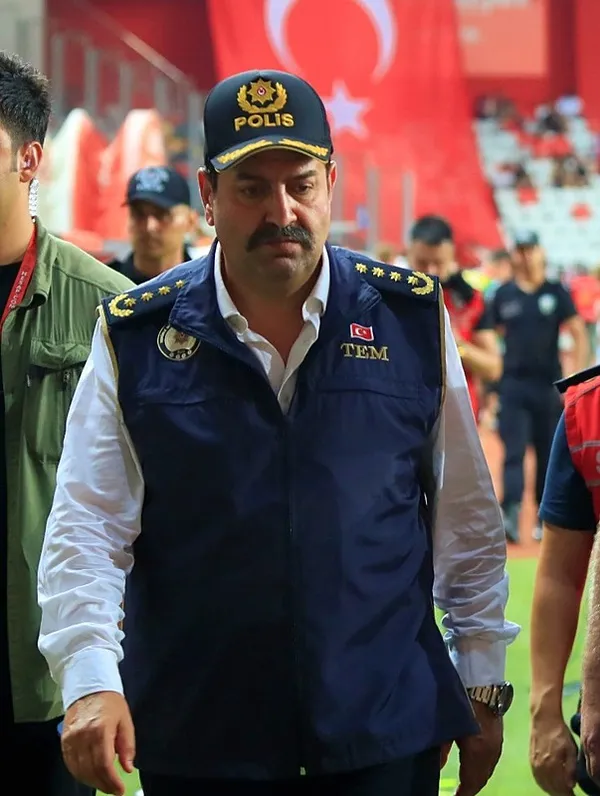 antalyada-rusvet-sorusturmasinda-yeni-ifadeler-ortaya-cikti-il-emniyet-muduru-ilker-arslan-tutuklamaya-sevk-ed-1757260890225.jpeg Antalya’da rüşvet soruşturmasında yeni ifadeler ortaya çıktı! İl Emniyet Müdürü İlker Arslan tutuklandı