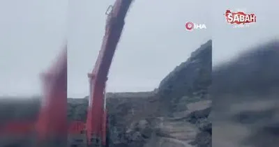 Kömür ocağında çalışan operatörün üstüne kaya parçaları düştü | Video