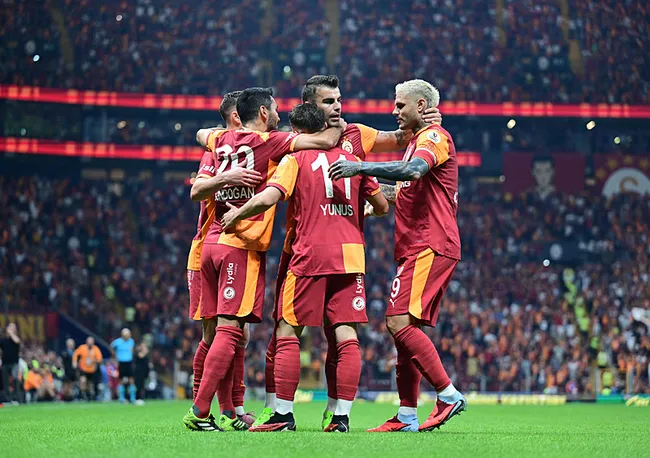 son-dakika-haberi-galatasaray-konyasporu-3-golle-gecti-cimbom-liderligini-surdurdu-1758567720978.jpeg