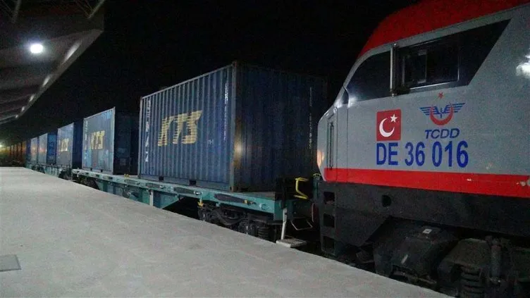 Son dakika haberi: Bakü-Tiflis-Kars Demiryolu’nda ilk tren, Kars’a geldi