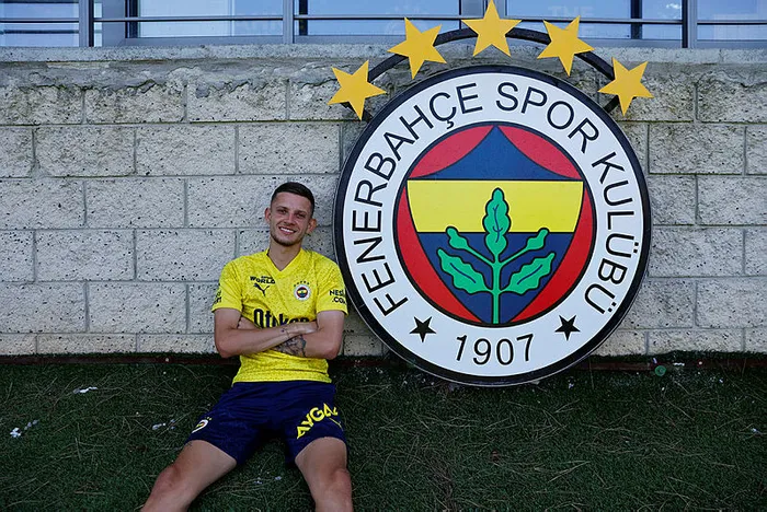 sebastian-szymanskiden-fenerbahce-ve-lionel-messi-sozleri-1689758083246.jpg