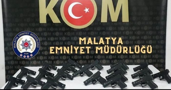 Malatya’da silah kaçakçılığı operasyonu: 20 ruhsatsız silah ele geçirildi