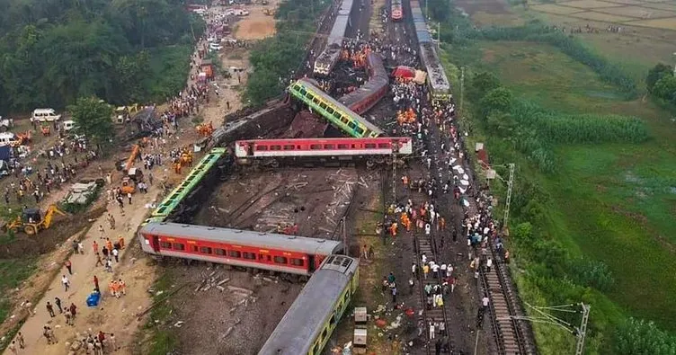 Hindistan’da tren faciası: Ölü sayısı 290’a yükseldi