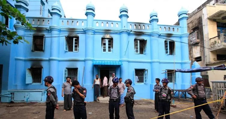 Myanmar ordusu bu kez camiyi hedef aldı