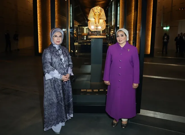 emine-erdogan-misir-cumhurbaskaninin-esi-entissar-amer-ile-gorustu-1770220774344.jpg