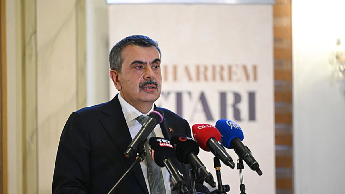 Milli Eğitim Bakanı Yusuf Tekin, derslik sayısı hakkında açıklama yaparken