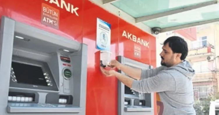Banka ATM’lerine dezenfektan yerleştirildi