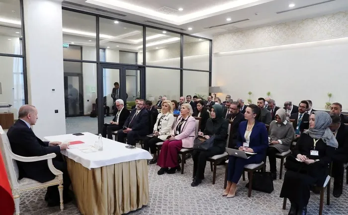 son-dakika-baskan-erdogan-ozbekistan-donusu-duyurdu-doner-donmez-putin-ve-zelenskiye-bunu-soyleyecegim-1648722931497.jpg Son dakika: Başkan Erdoğan Özbekistan dönüşü duyurdu: Döner dönmez Putin ve Zelenskiy'le görüşeceğim