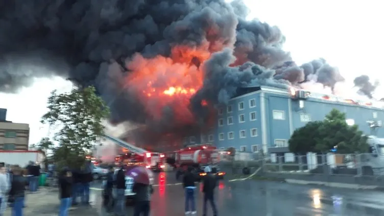 Son dakika: İstanbul Esenyurt'ta fabrika yangını