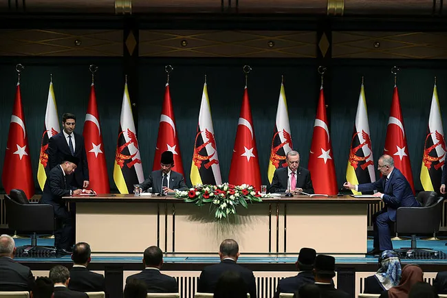 son-dakika-baskan-erdogan-brunei-sultani-ile-ortak-basin-toplantisi-duzenledi-iki-ulke-arasinda-5-anlasma-1678205156073.jpg