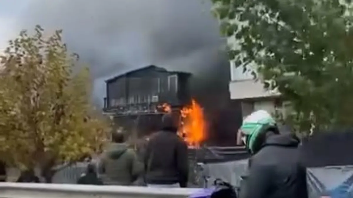 SON DAKİKA | Pendik Kaynarca'da yangın paniği! SON DAKİKA | Pendik Kaynarca'da yangın paniği!