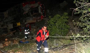 Gümüşhane’de kamyon şarampole devrildi: 1 ölü, 3 yaralı