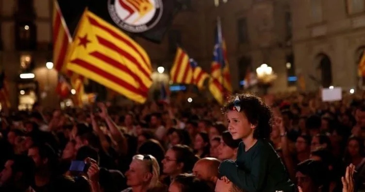 Katalan bakanların polis ve şoförleri geri çekildi