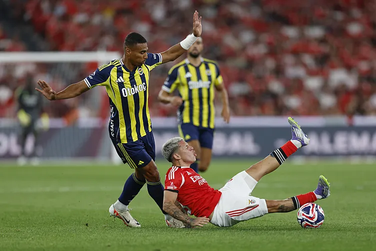 Fenerbahçe'de 2 yıldız takımdan ayrılıyor! Kanarya kasayı dolduracak... 10 Fenerbahçe’de 2 yıldız takımdan ayrılıyor! Kanarya kasayı dolduracak...