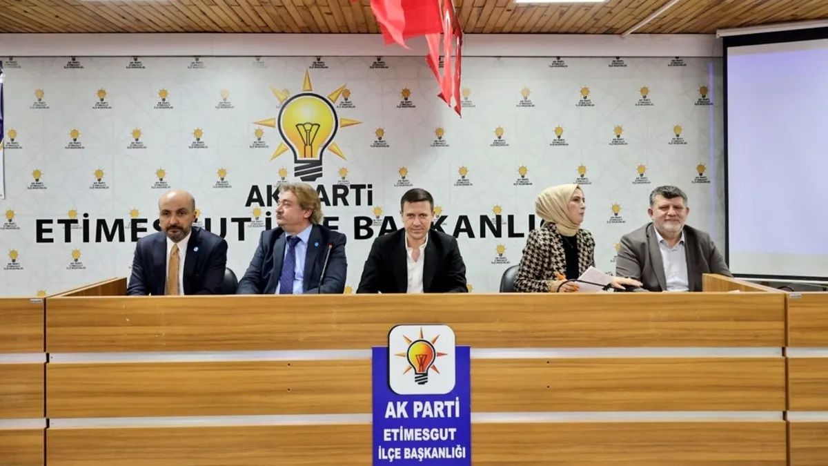 CHP'li Erdal Beşikçioğlu'na sert tepki: Keşke rol icabı olsa da belediye başkanlığı yapsa!