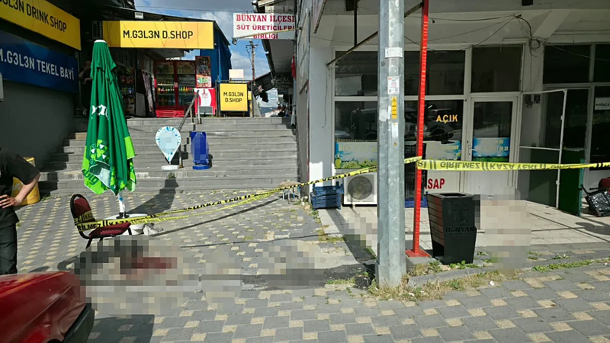 Esnaf tartışmasında kan aktı: 1 kişi ağır yaralı! Esnaf tartışmasında kan aktı: 1 kişi ağır yaralı!