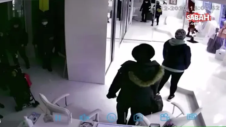 Kamerun Cumhurbaşkanı’nın baldızının çantası çalındı | Video