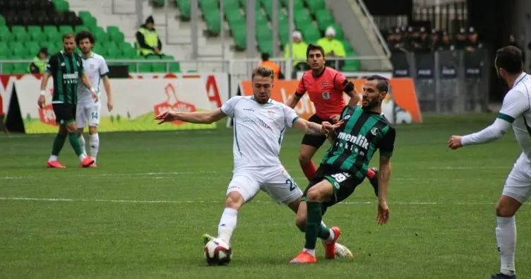 Sakaryaspor üç puanı üç golle aldı! Sakaryaspor 3-0 Kırşehir Belediyespor MAÇ SONUCU