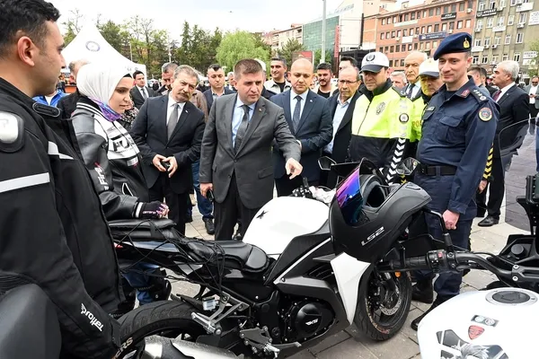 vali-direksiyonda-mesaji-verdi-alkol-gozluguyle-sut-cekti-0-promil-cikti-1778083818818.jpg