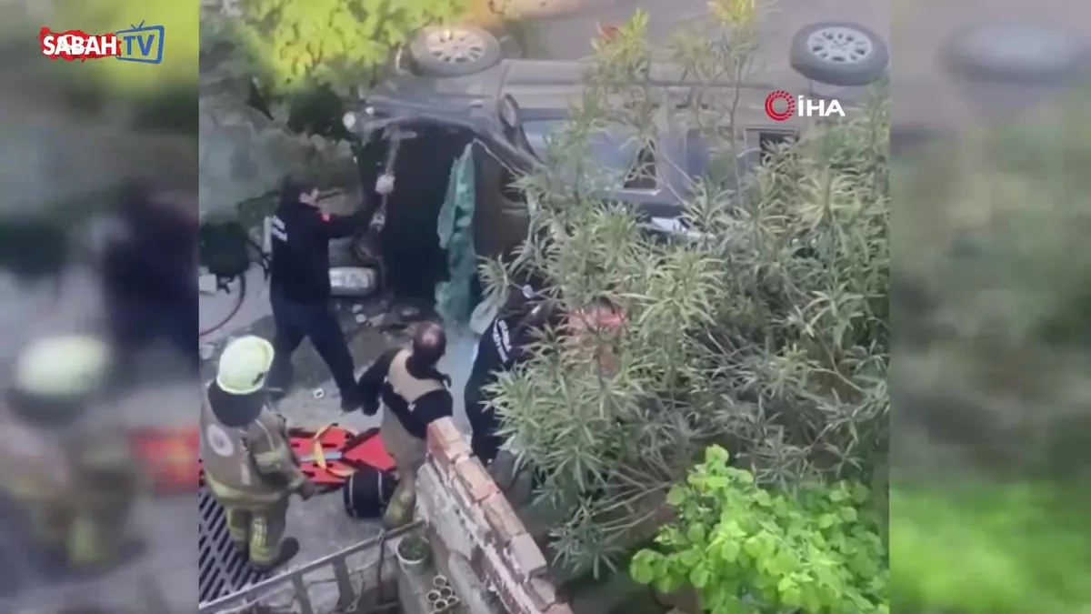 Bursa’da kaza yapan araç merdivenlerden yuvarlandı videosunu izle Bursa’da kaza yapan araç merdivenlerden yuvarlandı videosunu izle