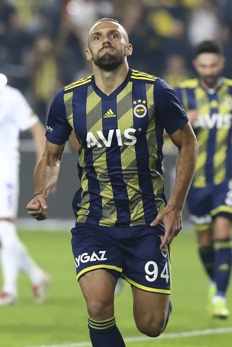 Fenerbahçe’nin golcüsü Vedat Muriqi’nin menajerinden transfer sözleri!