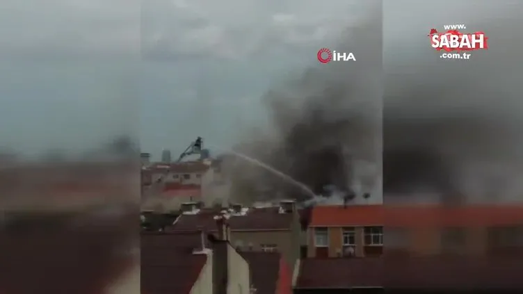 Yangında meraklı kalabalık yüzünden zor anlar yaşandı