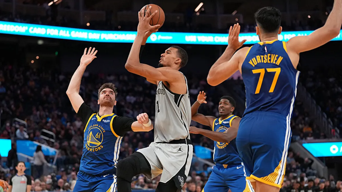 NBA’de Warriors, Ömer Faruk Yurtseven’in 17 sayıyla oynadığı maçta Spurs’e kaybetti NBA’de Warriors, Ömer Faruk Yurtseven’in 17 sayıyla oynadığı maçta Spurs’e kaybetti