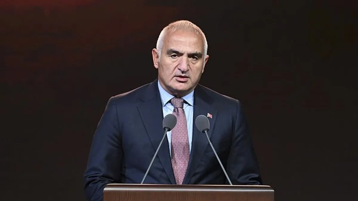 Bakan Ersoy, Kültür ve Turizm Bakanlığı ile Yaşayan İnsan Hazineleri Ödül Töreni’nde konuştu Bakan Ersoy, Kültür ve Turizm Bakanlığı ile Yaşayan İnsan Hazineleri Ödül Töreni’nde konuştu