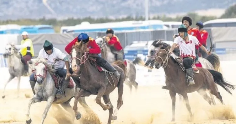 Atlı okçulukta kadın farkı!