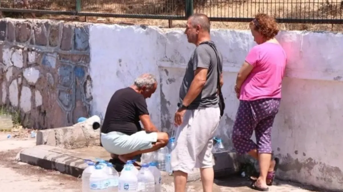 İzmirlilerin su çilesi bitmiyor: Vatandaşlar aylardır belediye yönetimine tepkili! İzmirlilerin su çilesi bitmiyor: Vatandaşlar aylardır belediye yönetimine tepkili!