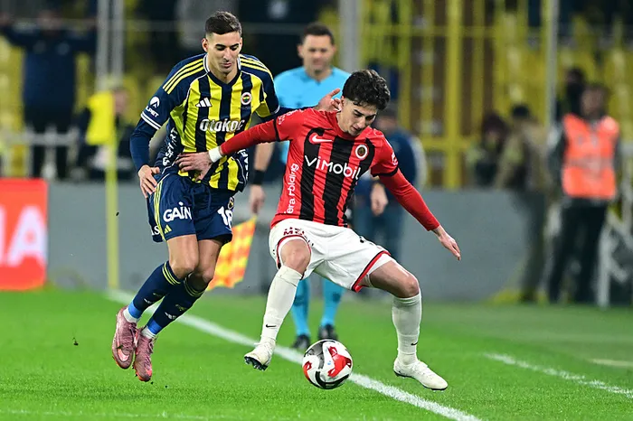 canli-super-ligde-fenerbahce-genclerbirligi-maci-1770658088903.jpeg