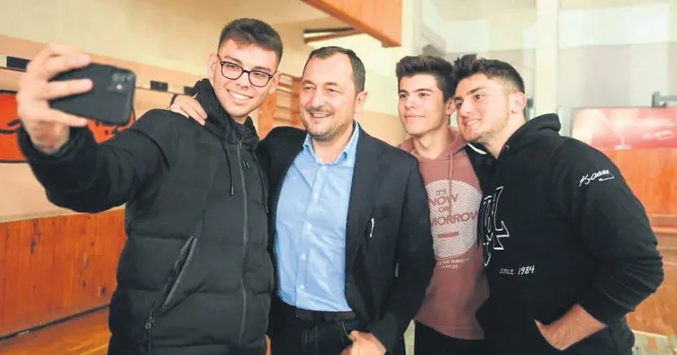 Cüneyt Yüksel’den gençlere müjde