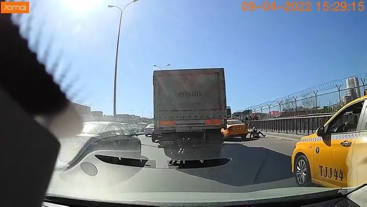 İstanbul’da taksici yolcuyu düşürdü: İşte o anlar!