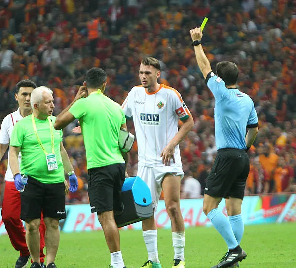 Hıncal Uluç: 'Selçuk'ta akıl varsa Galatasaray'dan ayrılır'