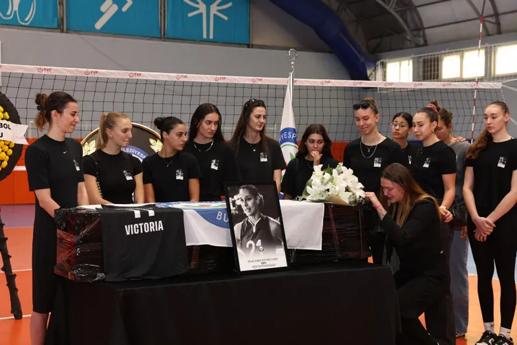 Pilar Marie Victoria Lopez evinde ölü bulunmuştu: Takım arkadaşlarının vedası yürek burktu!