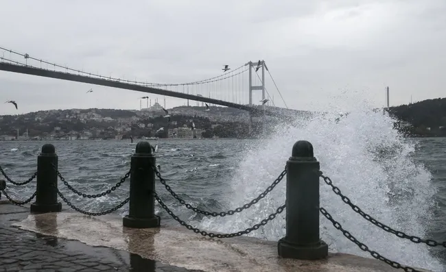 son-dakika-meteoroloji-uyardi-9-ilde-firtina-alarmi-istanbul-icin-saat-verildi-1763446143797.jpg