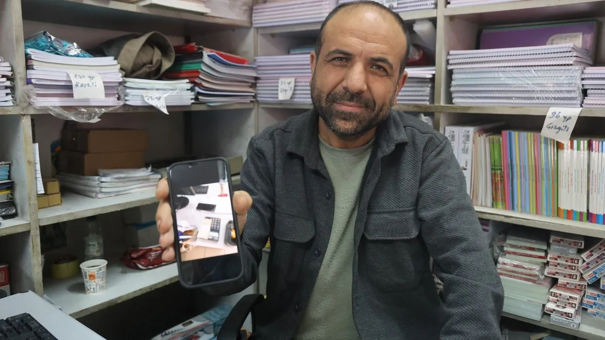 Hatay'da gülümseten hareket: 50 TL ile gönülleri kazandılar! 'Pırıl pırıl gençler var' Hatay'da gülümseten hareket: 50 TL ile gönülleri kazandılar! 'Pırıl pırıl gençler var'