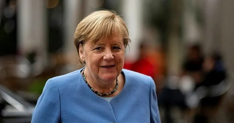 Angela Merkel neden susuyor?