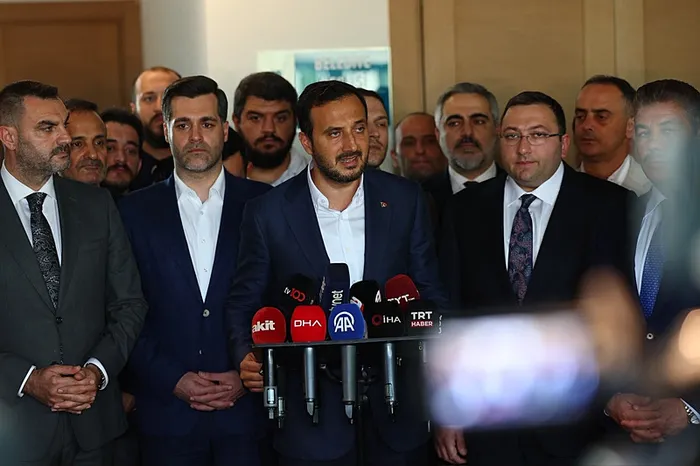 ak-parti-istanbul-il-baskani-ozdemir-uskudar-baskanvekilligi-secimi-sonrasi-konustu-simdi-uskudarda-hizmet-zam-1788876626484.jpg