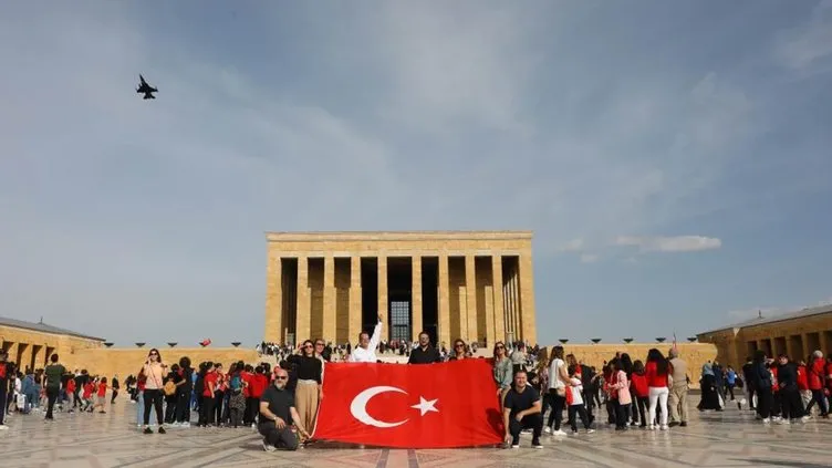 Bir asırdır sönmeyen özgürlük meşalesi: Türkiye Cumhuriyeti